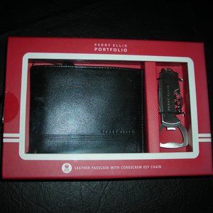 Perry Ellis Portfolio Leather Passcase With Corkscrew Key Chain